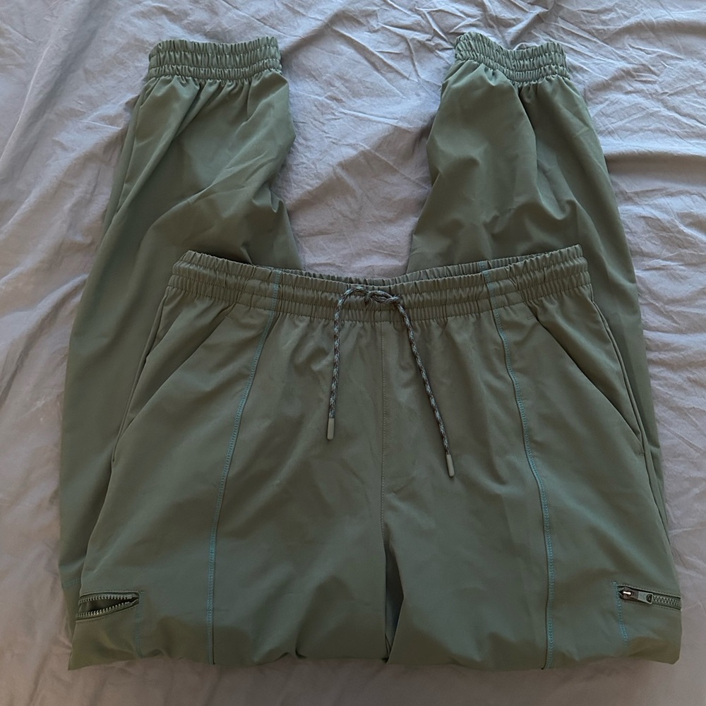 Nike Women’s Tunnel Pants - Dark Green